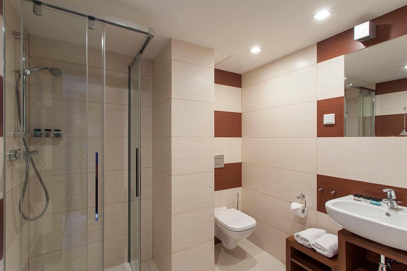 Ilonn Hotel